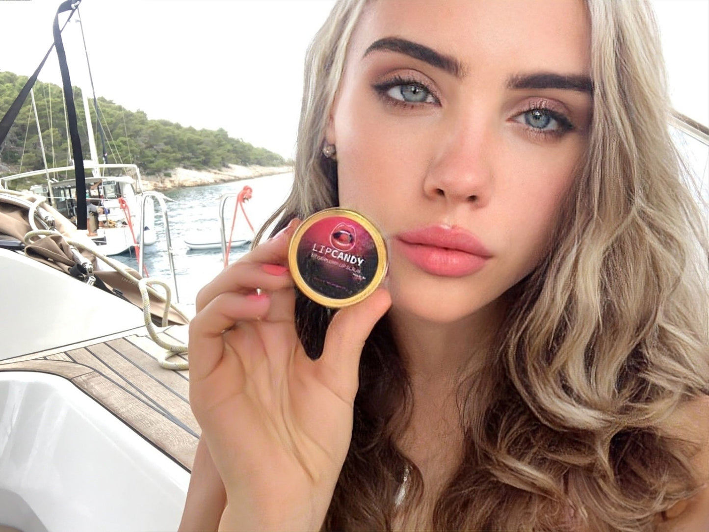 Lip Candy Mega-Plump Lip Scrub